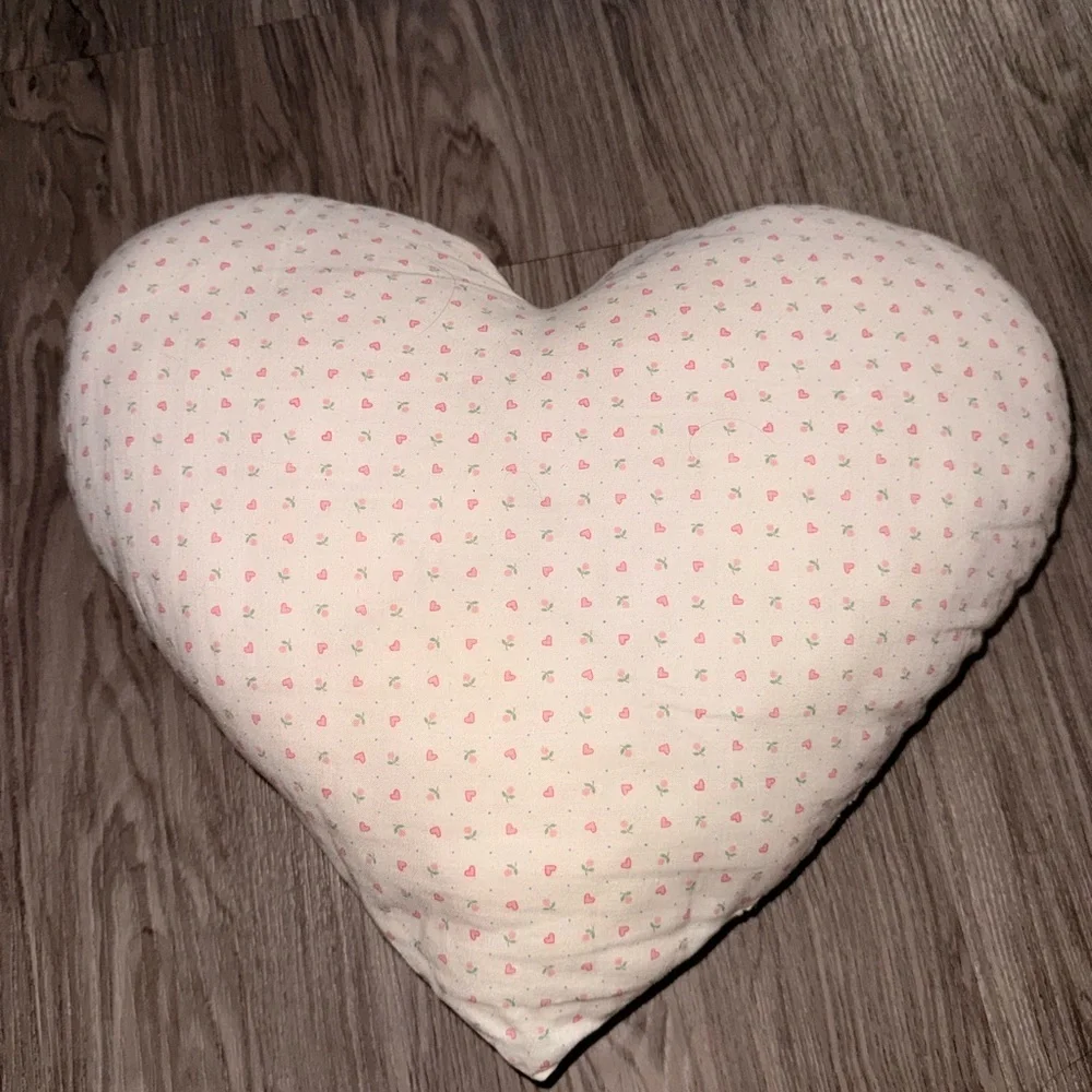 Heart-Shaped Pink Dot Throw Pillow